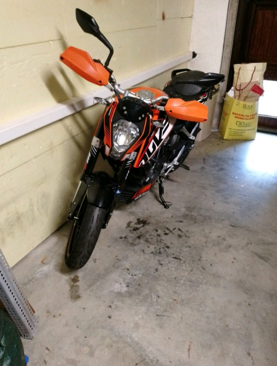 1600 € KTM 125 Duke