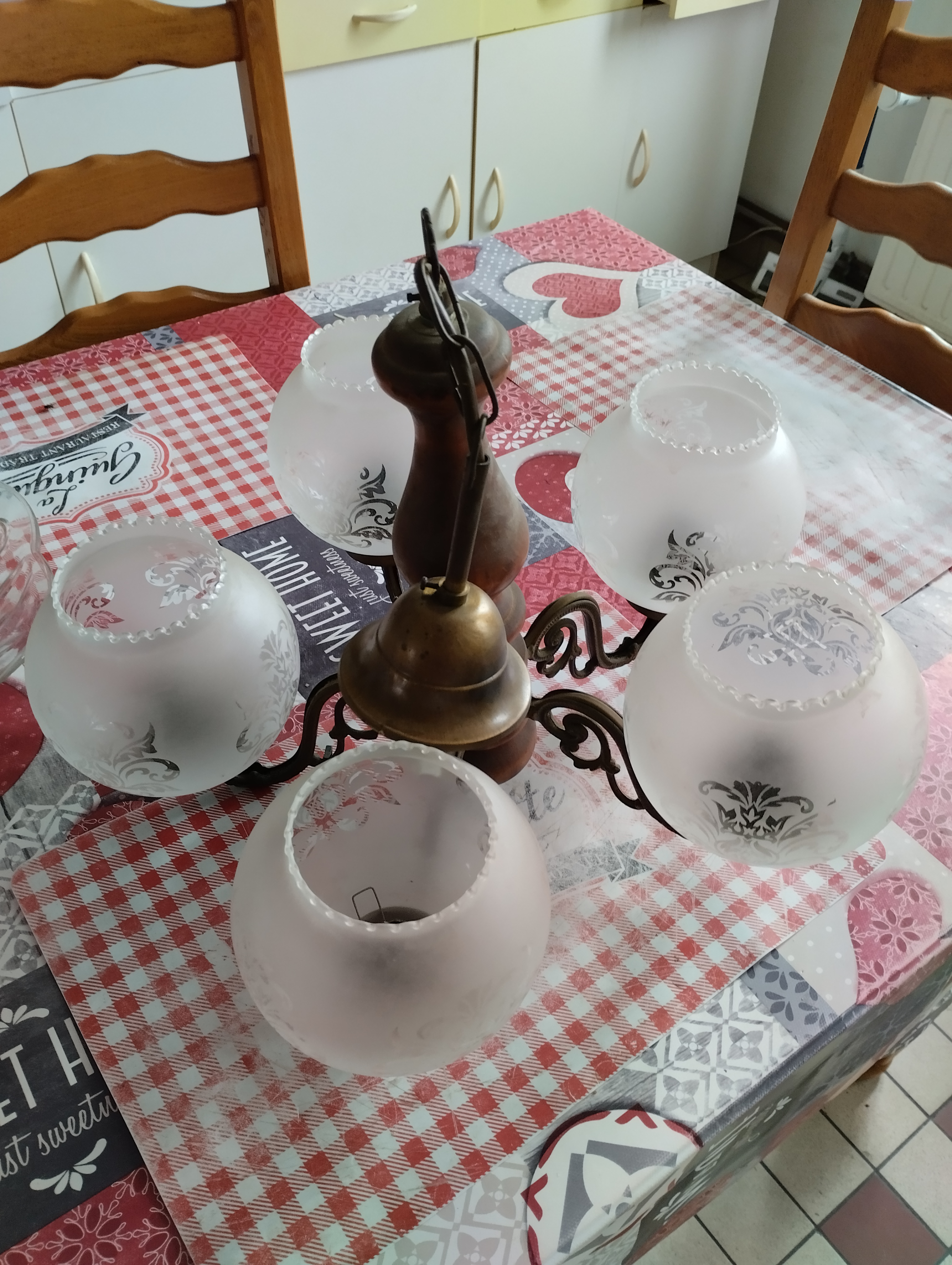 Lustre élégant à 5 lampes en parfait état