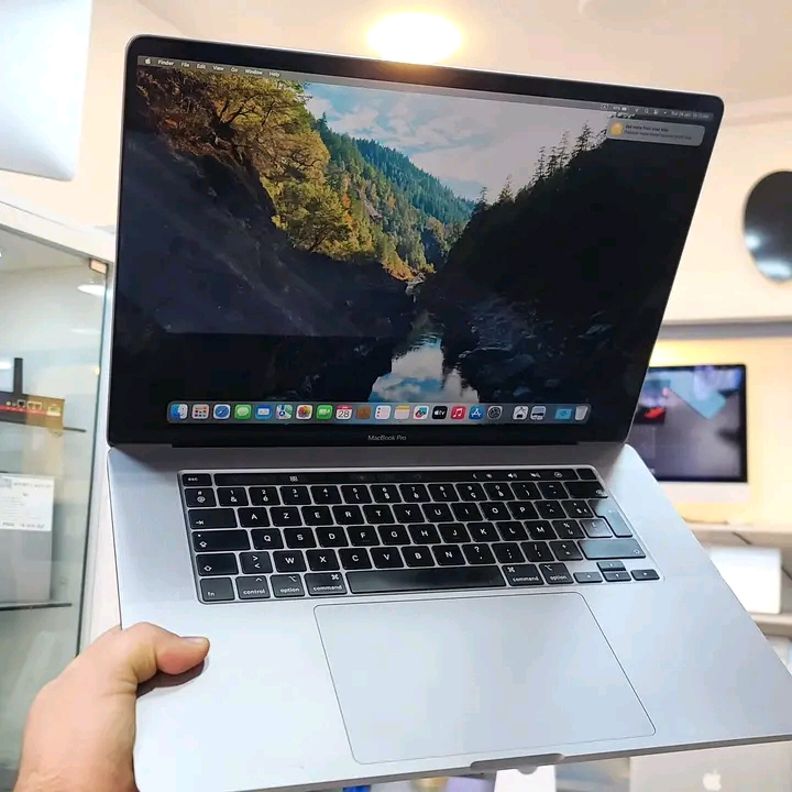 MacBook Pro 2019 16"