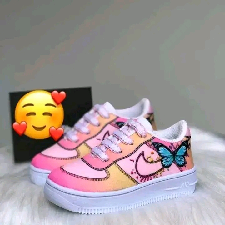 Vêtements et chaussures pour enfants