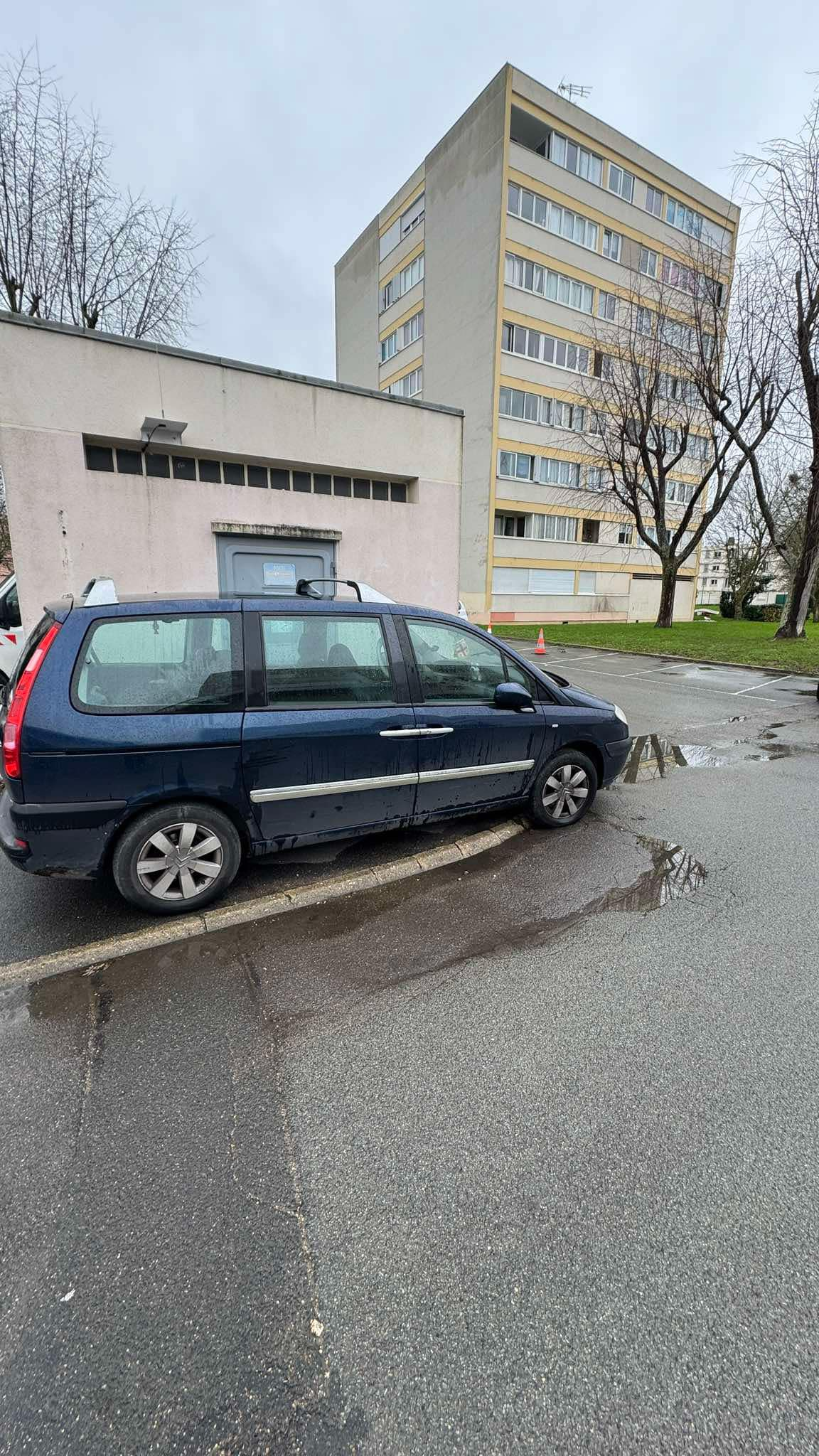 Citroën C8 2.0 HDI à vendre - Non roulante - Miniature 8