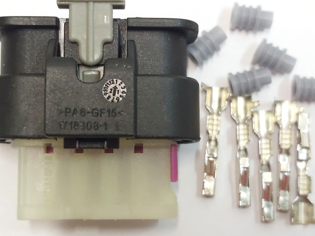 Connecteur HOMELINK V OPTION 2 X485 5 broches NOUVEAU Tesla
1-1718806-1 AE