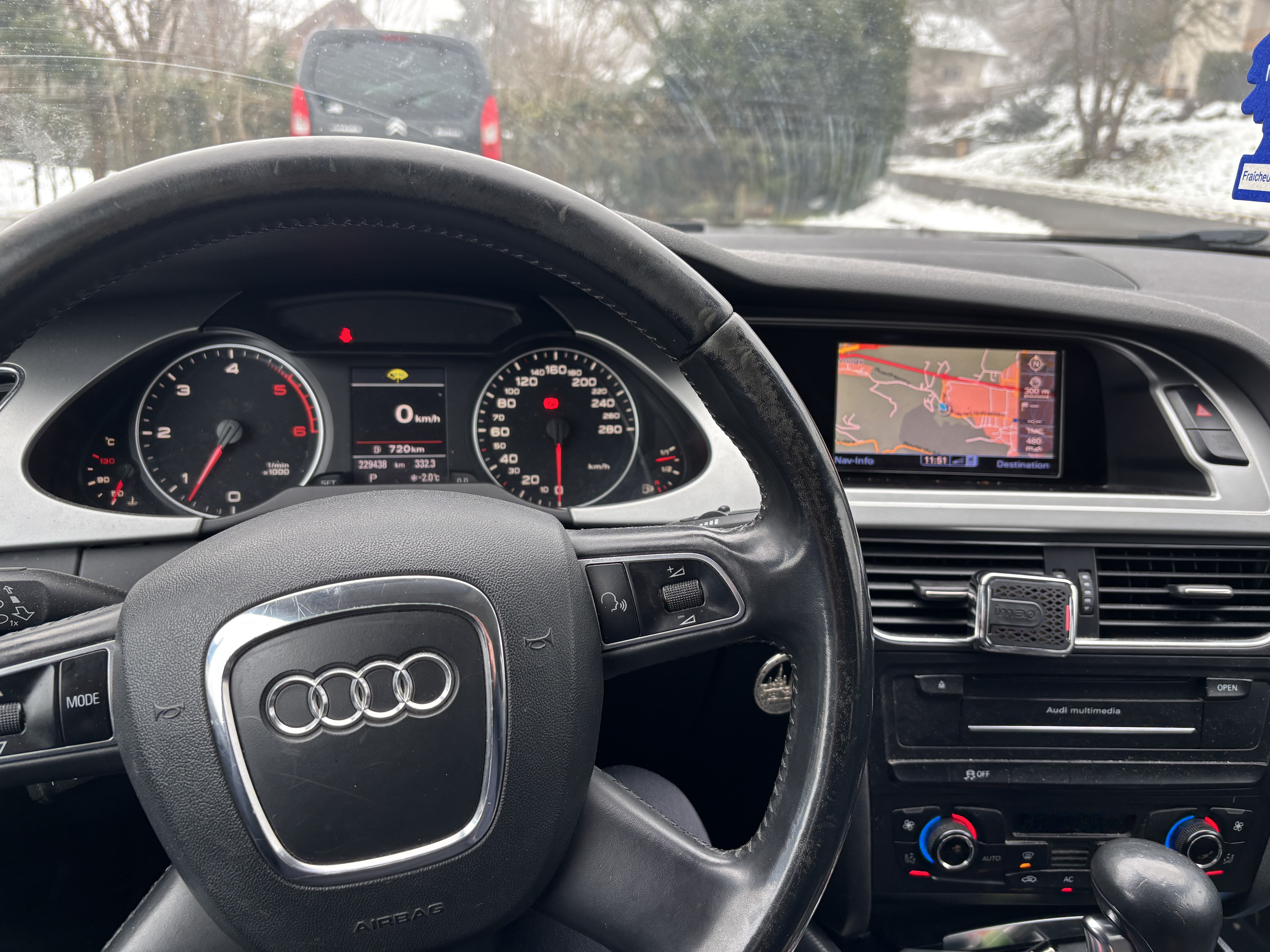 Audi A4 2.7L V6 190ch - Miniature 7