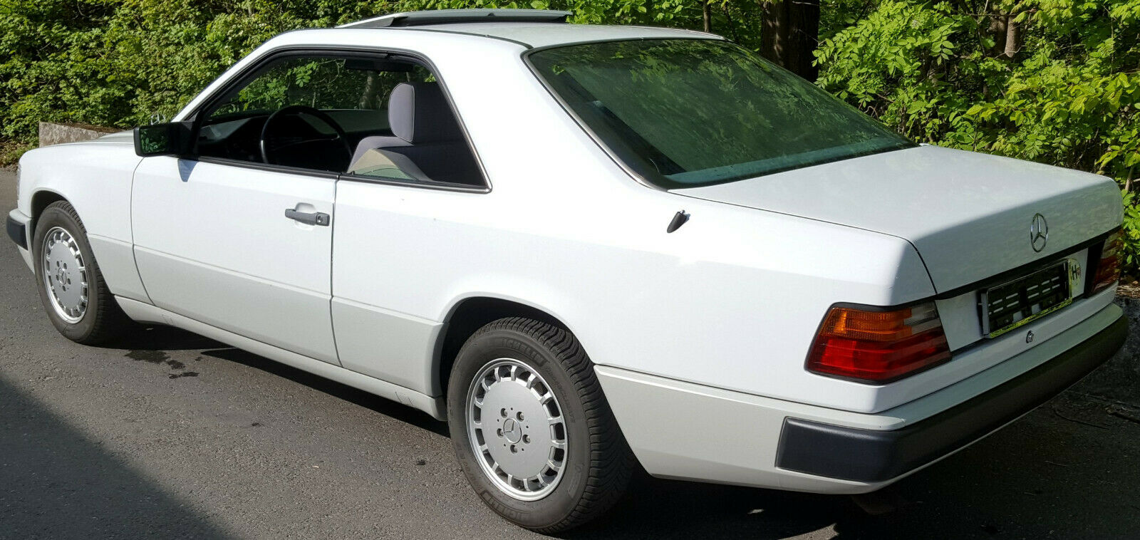 Mercedes 300 CE - 1989 fresh - Miniature 2