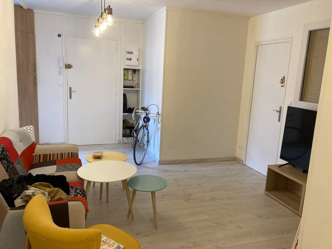Location Paris 18e (métro porte de saint ouen