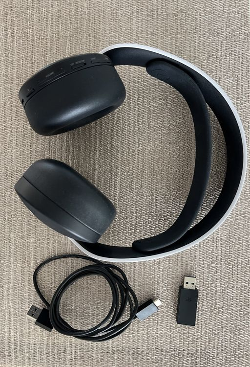 Je vends mes écouteurs PS5+ de haute qualité en très bon état avec
la PS5 slim
