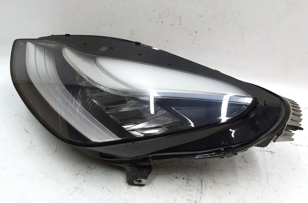 Phare principal gauche UP LEVEL (USA) Tesla modèle 3 1077371-00-K