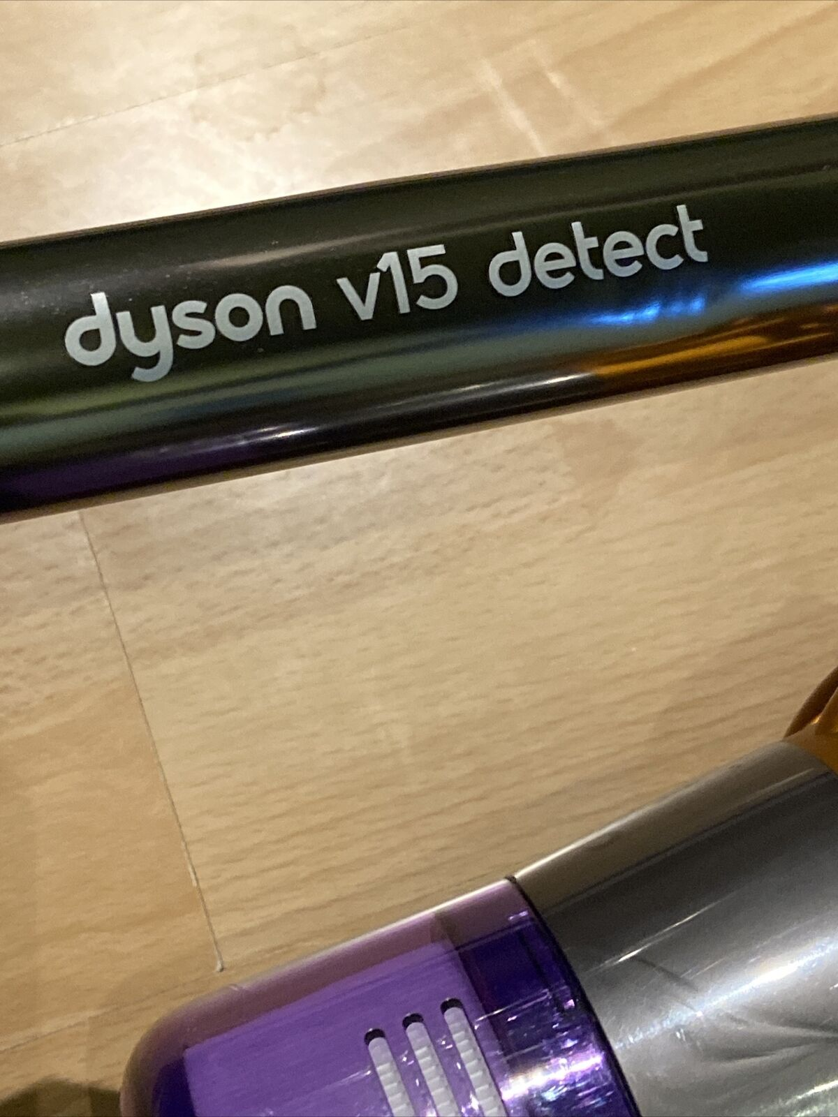 Dyson V15