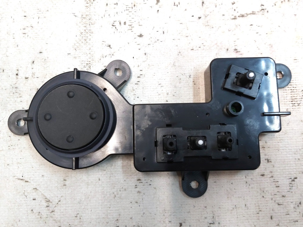 Unité de réglage du siège conducteur Tesla 1067690-00-C