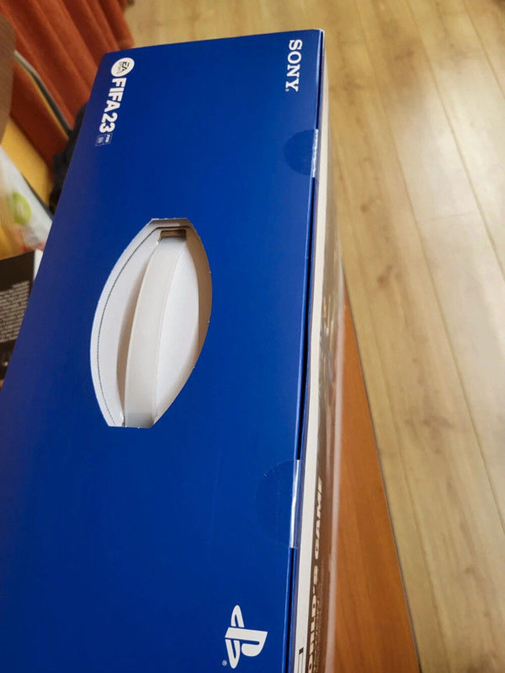 Je vends ma PS5 encore neuf avec toutes les accessoires