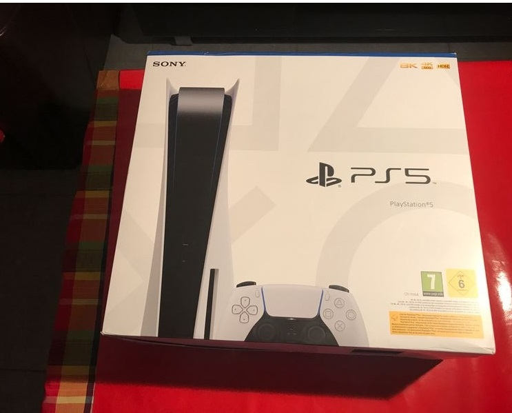 PlayStation5 acheté en magasin avec une garantie de 2ans - Miniature 2
