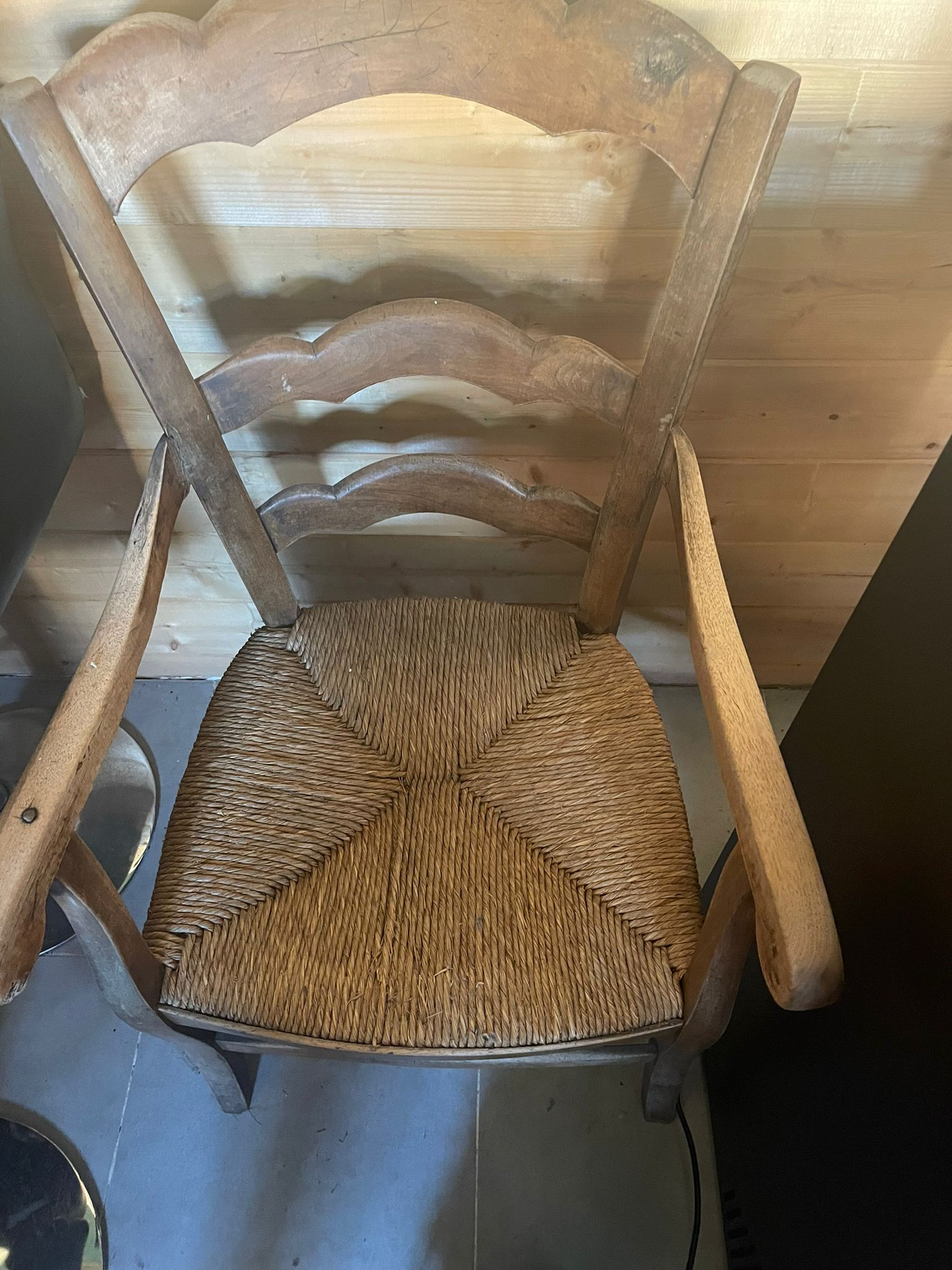 Lot 3 chaises en bois