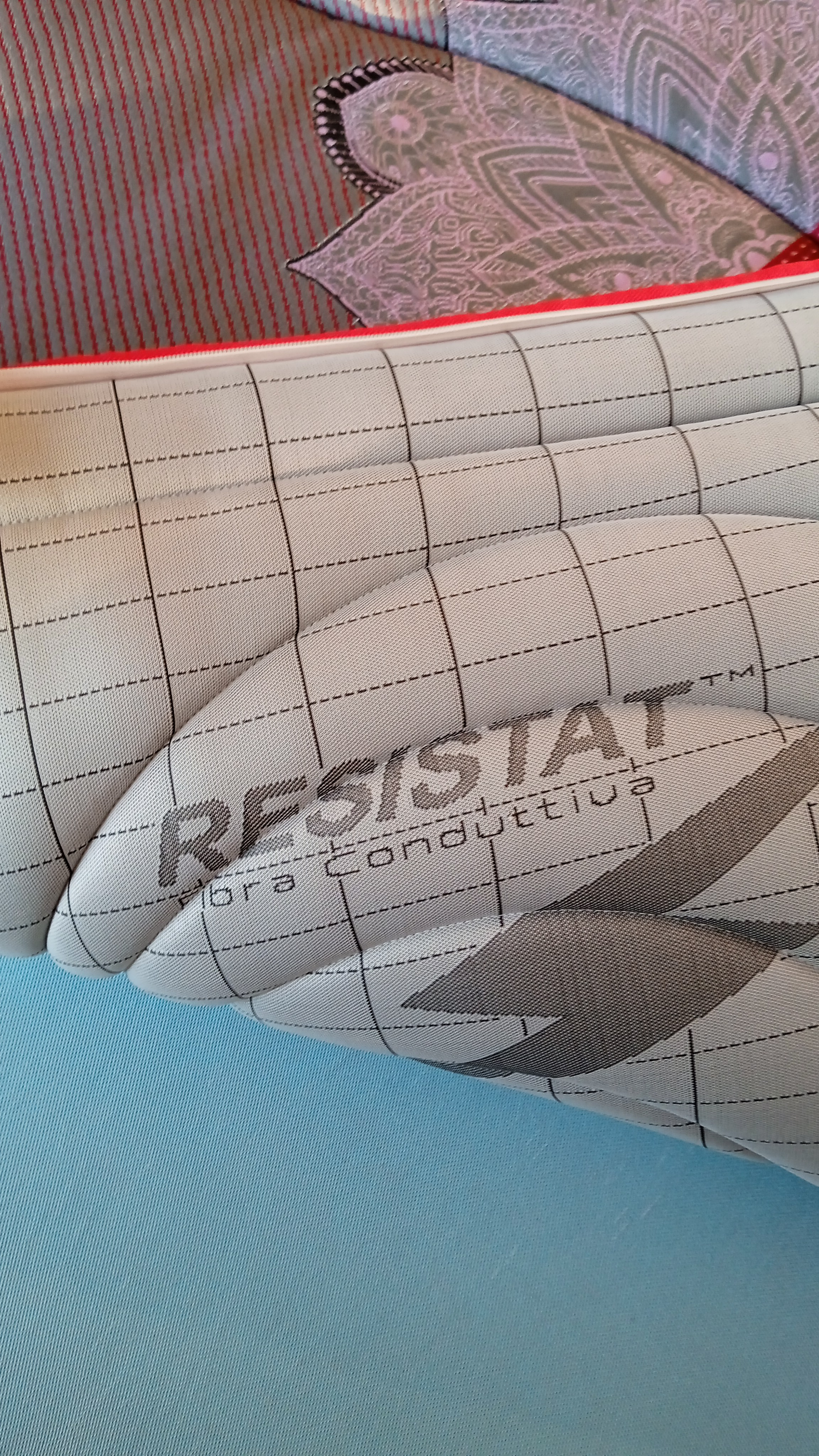 A vendre, un matelas Memory 5 couches, mesure 160 x 190, hauteur 30 cm, neuf
