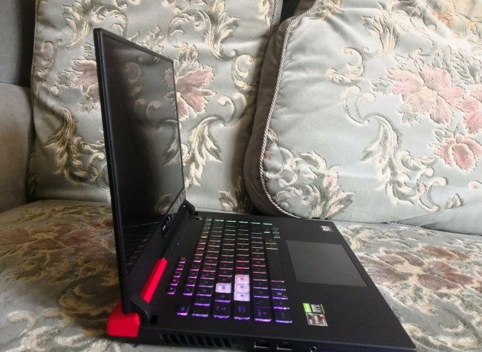 Asus rog strix scar 15 très propre sans aucun problème - Miniature 4