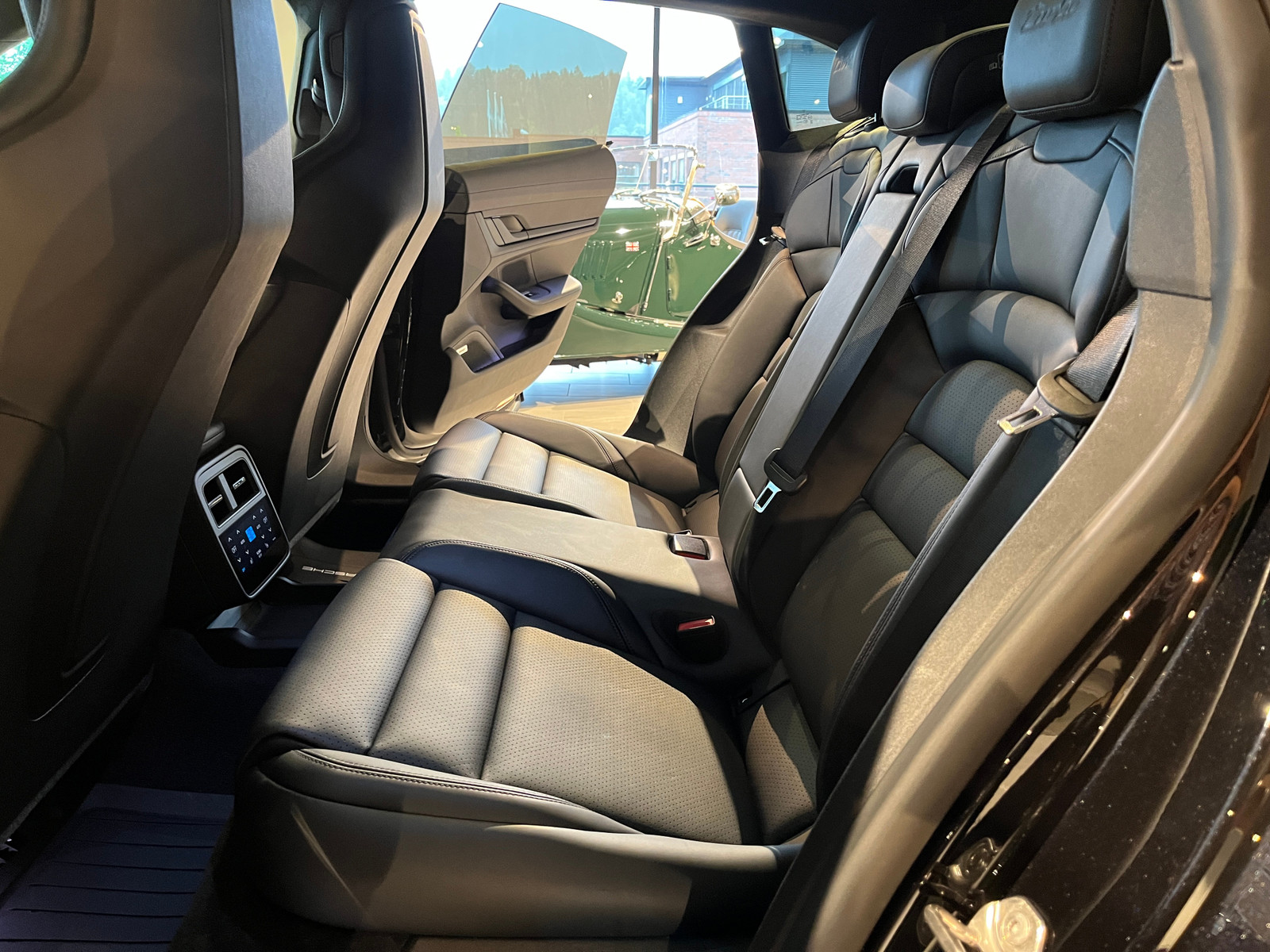Porsche Taycan Turbo 680 ch Sport Turismo