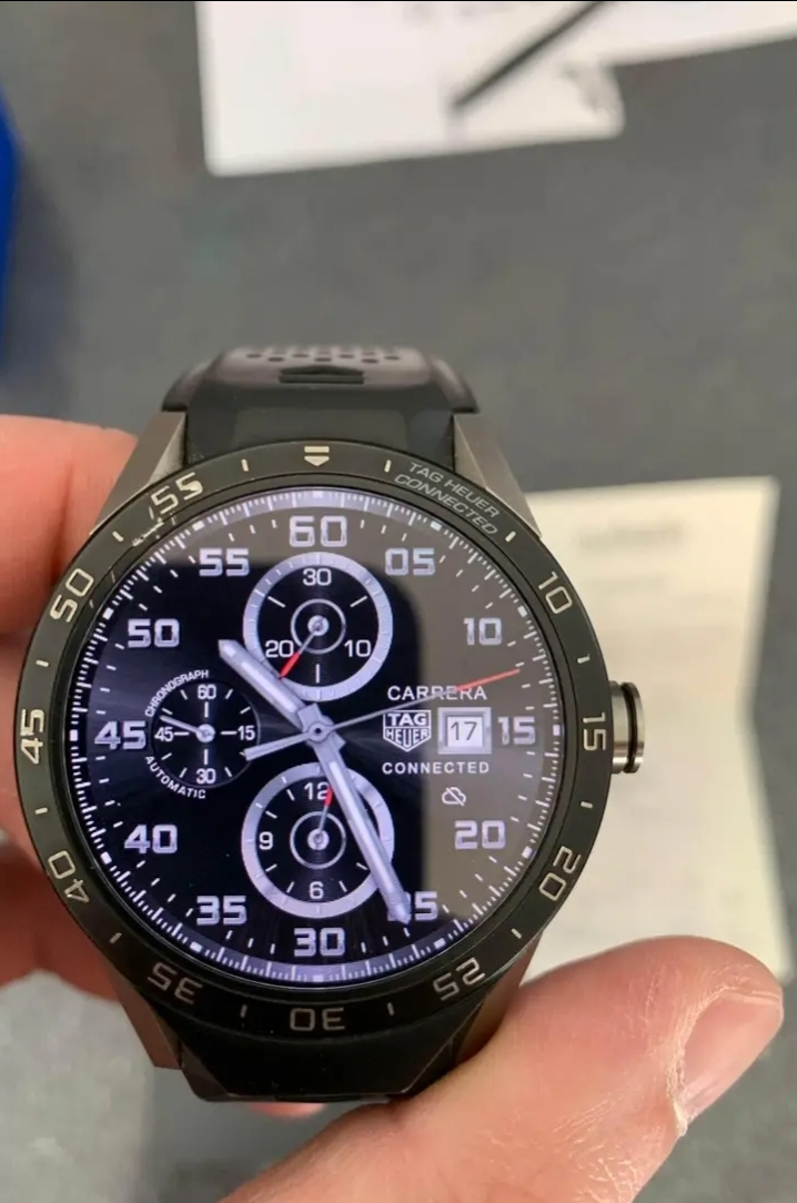 Montre connectée Tag Heuer