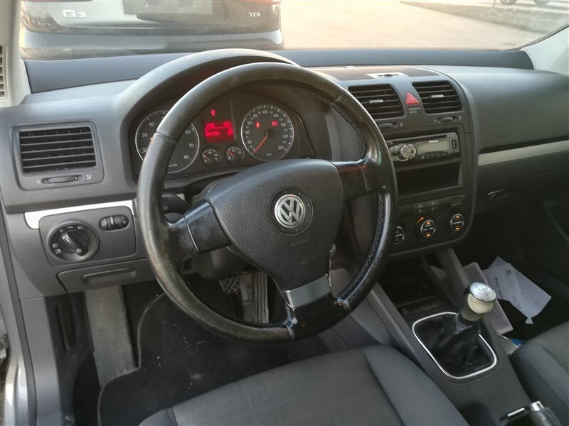 Volkswagen Golf 1.6 Comfortline - LPG - Manual - 102 hp - 294.794 km - Miniature 3