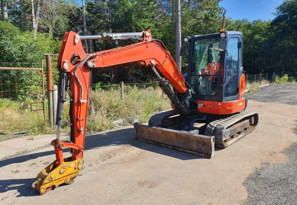 Mini pelle KUBOTA U 48-4 694H de services