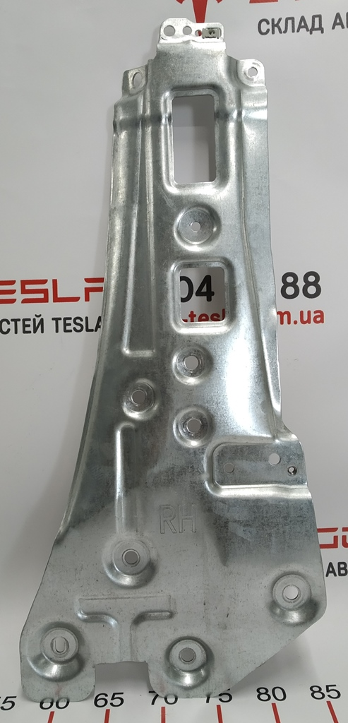 Plaque de fixation rack C droite Tesla 1086806-00-A