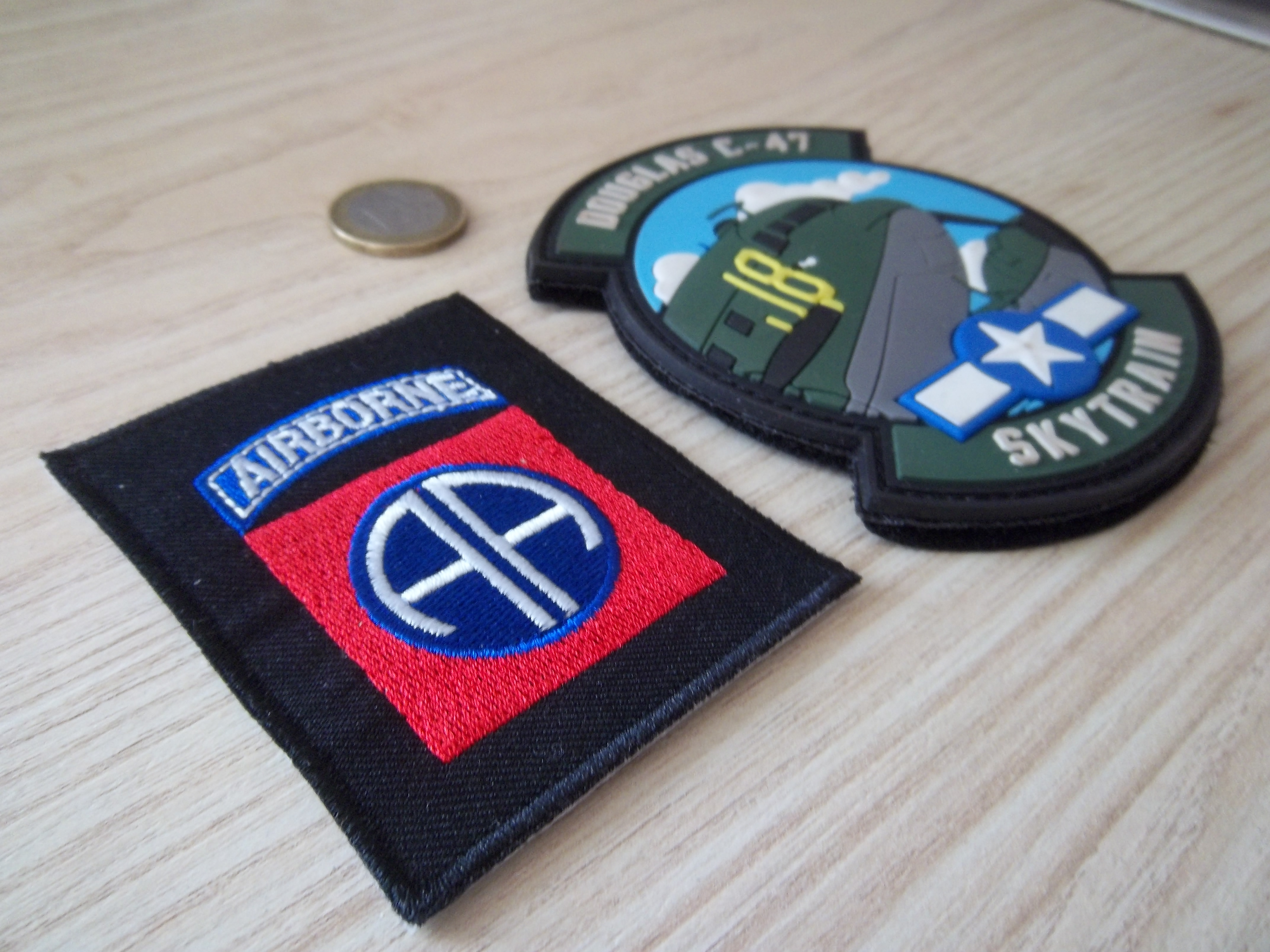 Lot d'écussons militaires US Airborne - Miniature 2