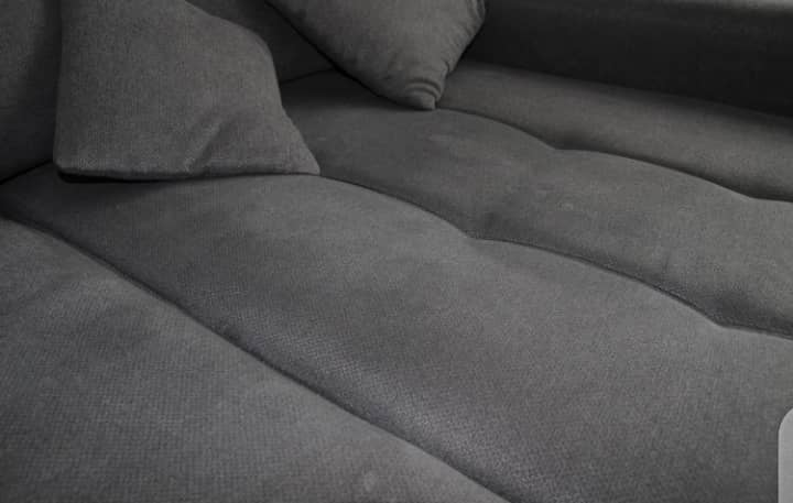 canapé en gris foncé (extensible électriquement)