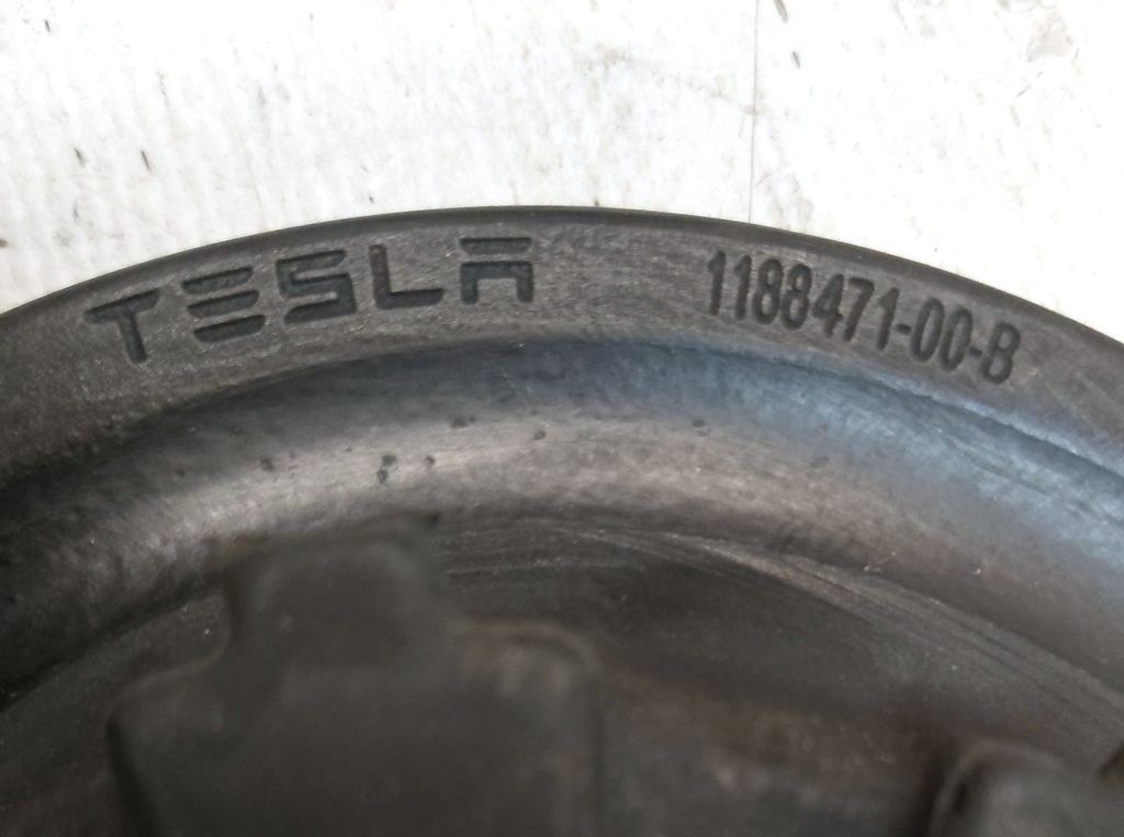 Brassard supérieur (composite) ressorts arrière Tesla  1188471-00-B