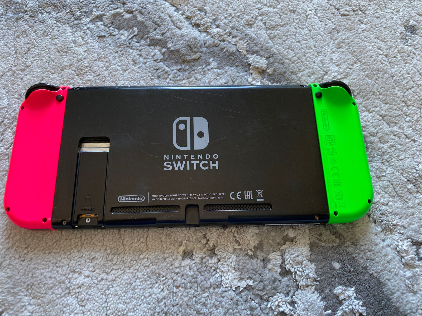 Console Nintendo Switch avec Joy-Con-Neon-Grün/Neon-Pink avec 1 Spiel Super Smash - Miniature 7