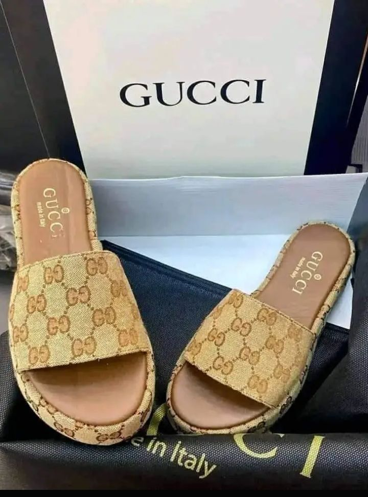 Vente des chaussures authentique et clean