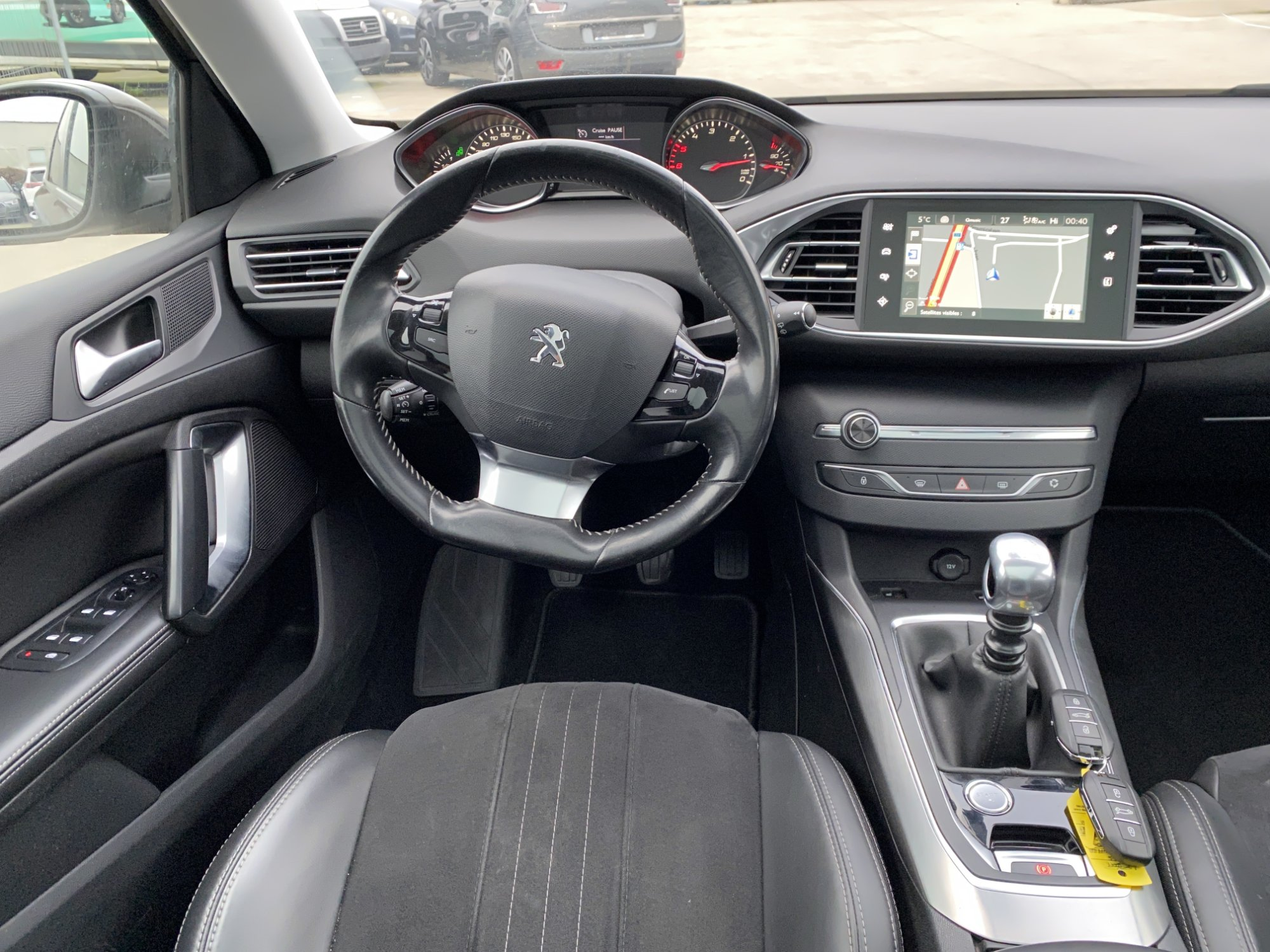 Peugeot 308 - Miniature 7