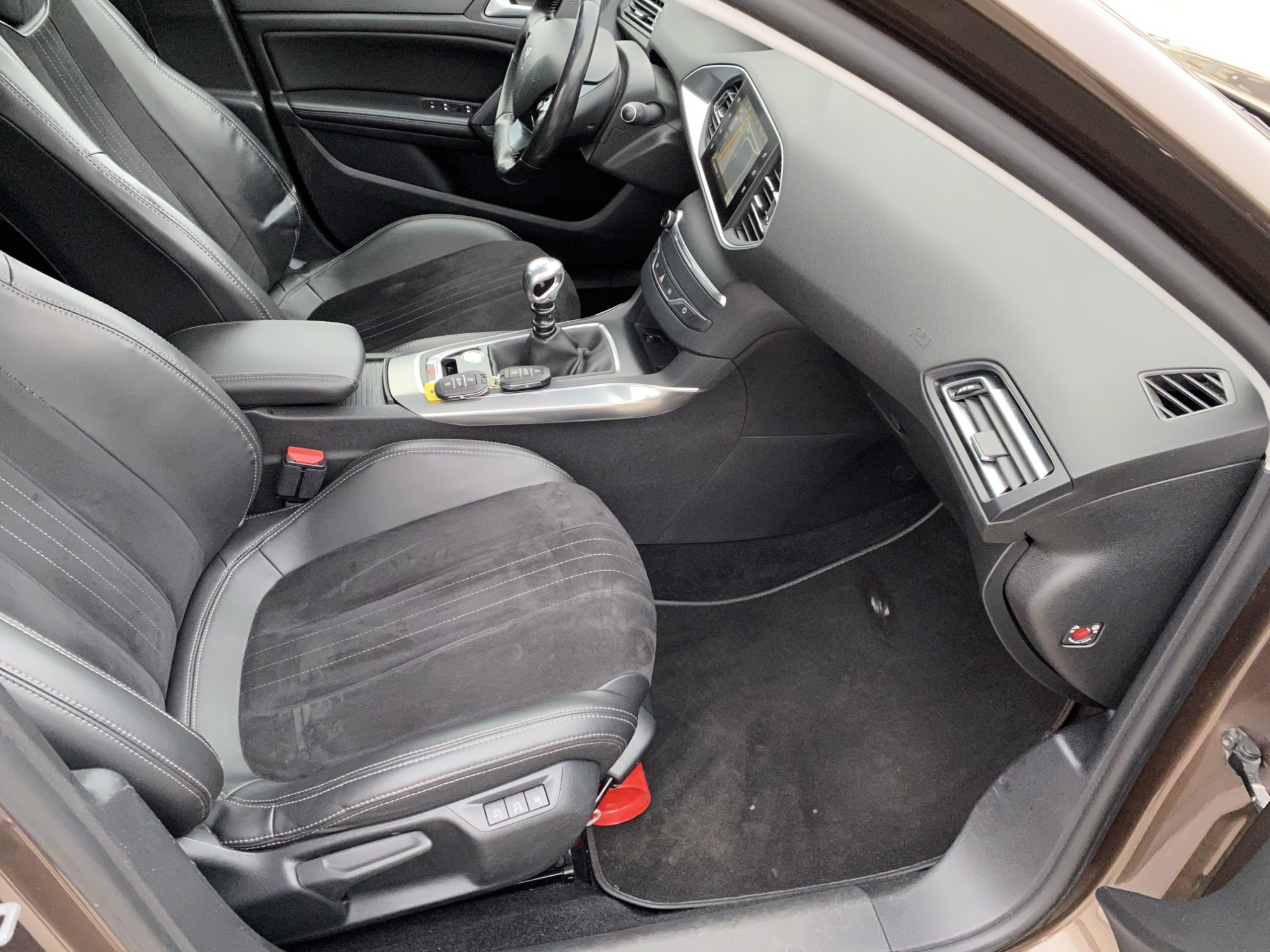 Peugeot 308 - Miniature 2