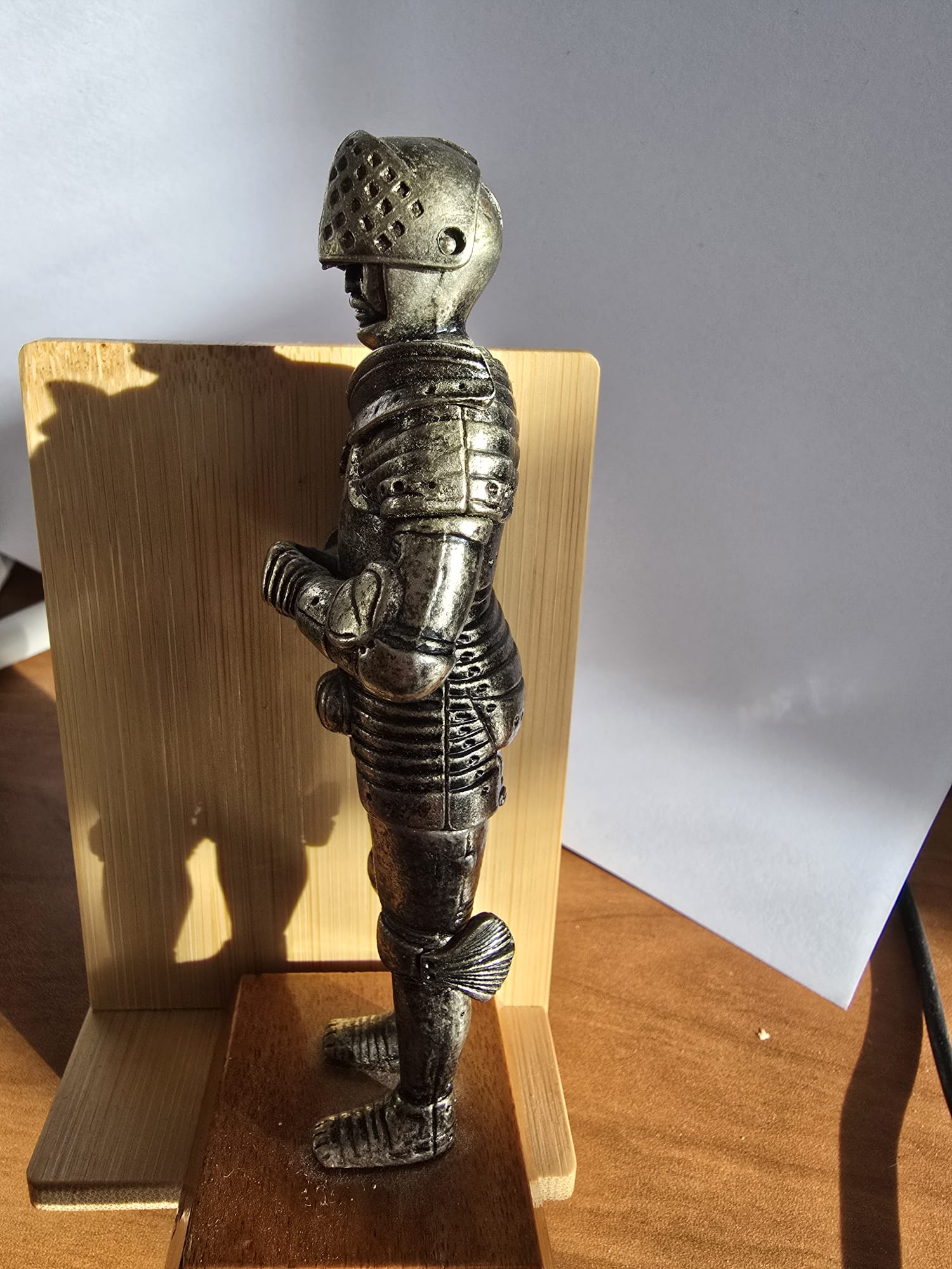 Chevalier en armure métallique à vendre