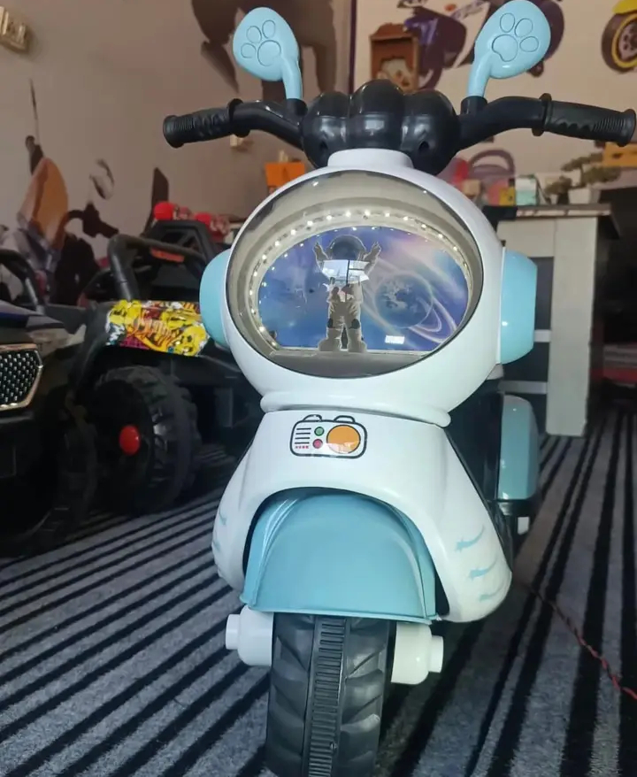 Voitures jouets électroniques