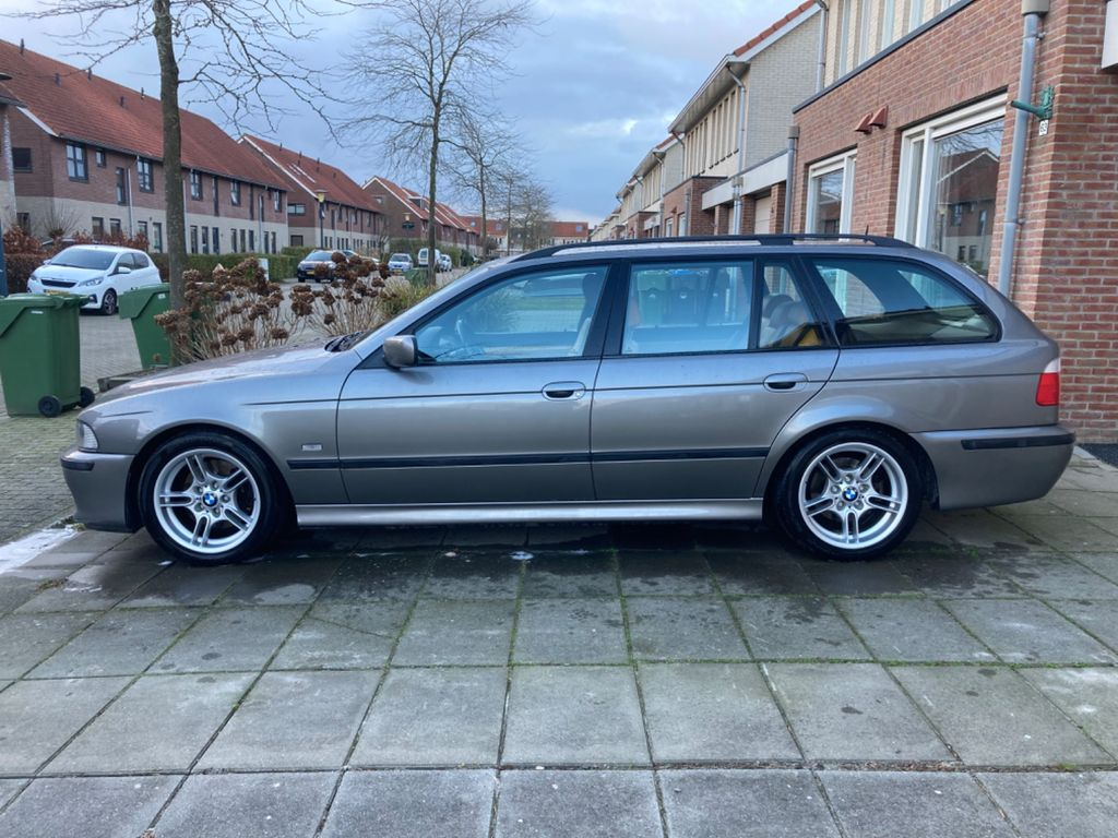 BMW E39 540i Touring