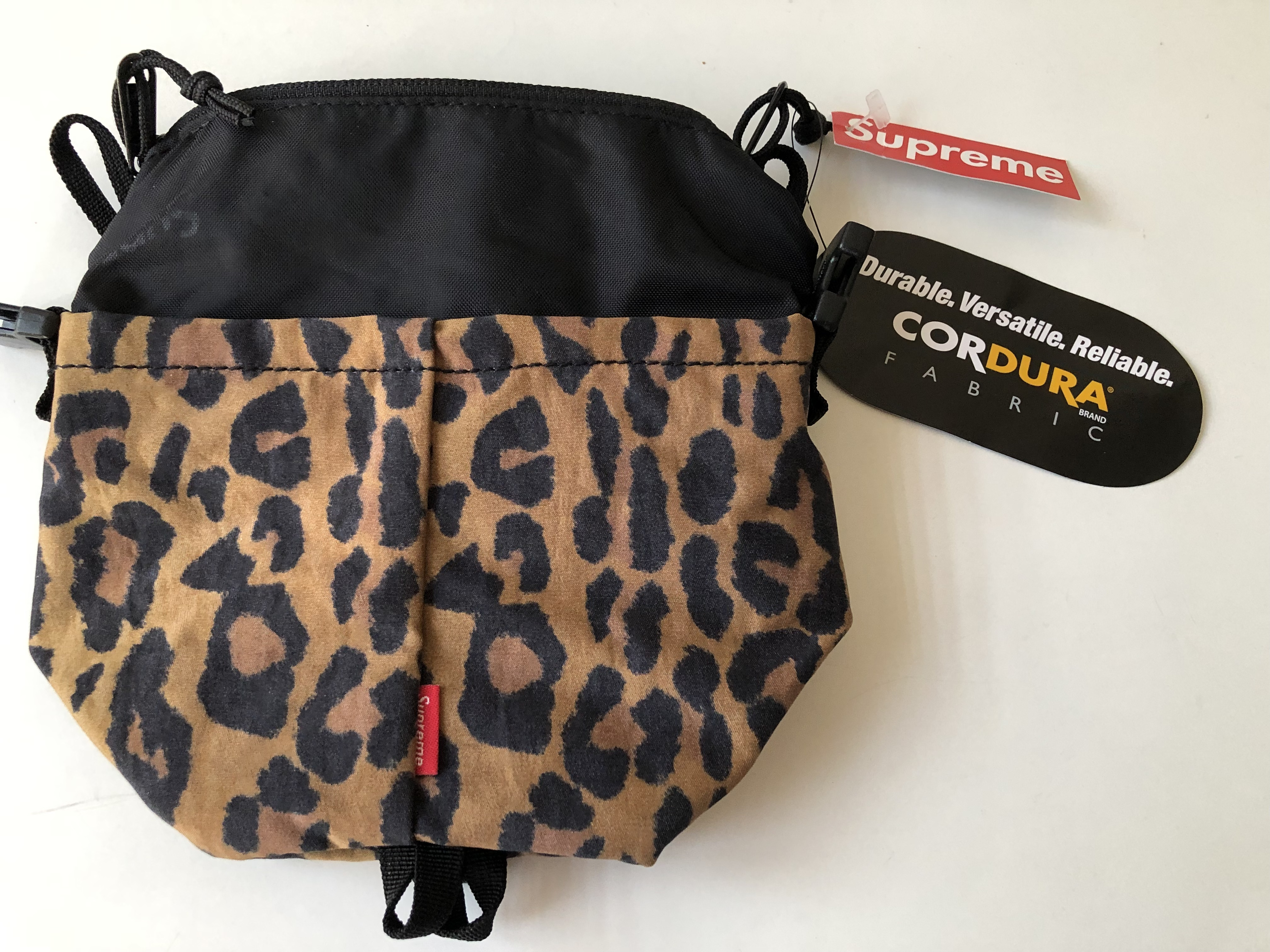 Petit sac bandoulière suprême léopard neuf