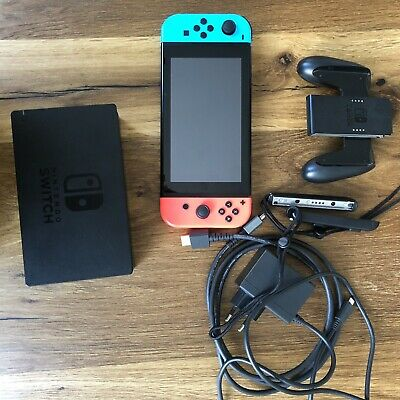 Nintendo Switch 32 Go Console avec Manettes Joy-Con