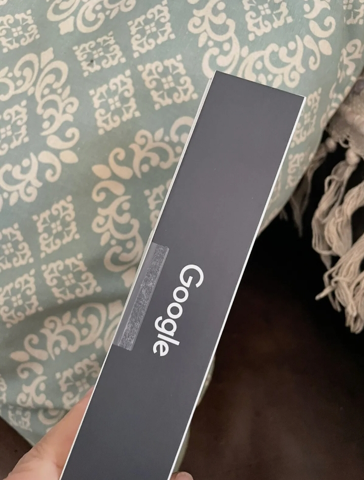 NIB Google Pixel 6 - 128 Go - Noir orageux (débloqué) Scellé en usine.
