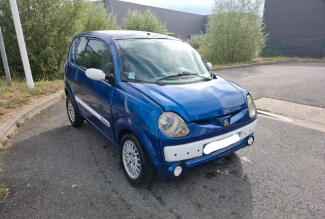Voiture sans permis Axiam A421
