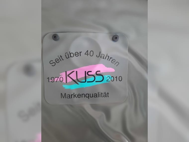 Super lit à eau 200x200 cm et 55 cm de haut de la marque "Kuss" et. divers accessoires