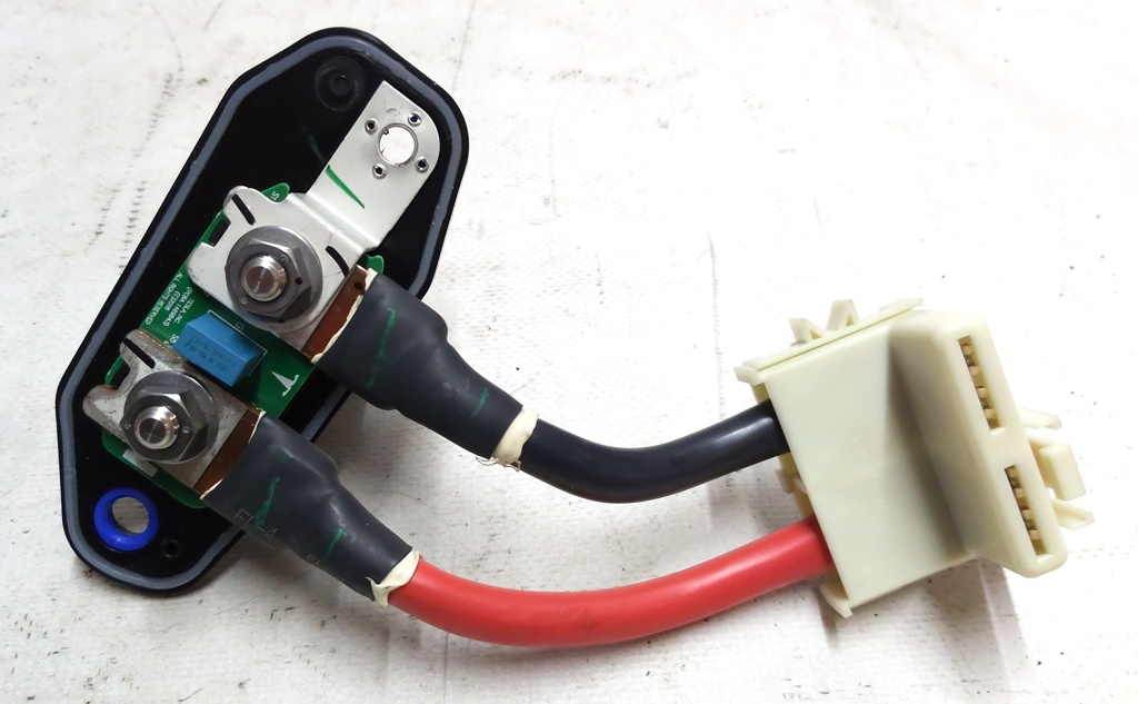 Connecteur basse tension 12 V de DCDC Tesla Y1478576-00-B