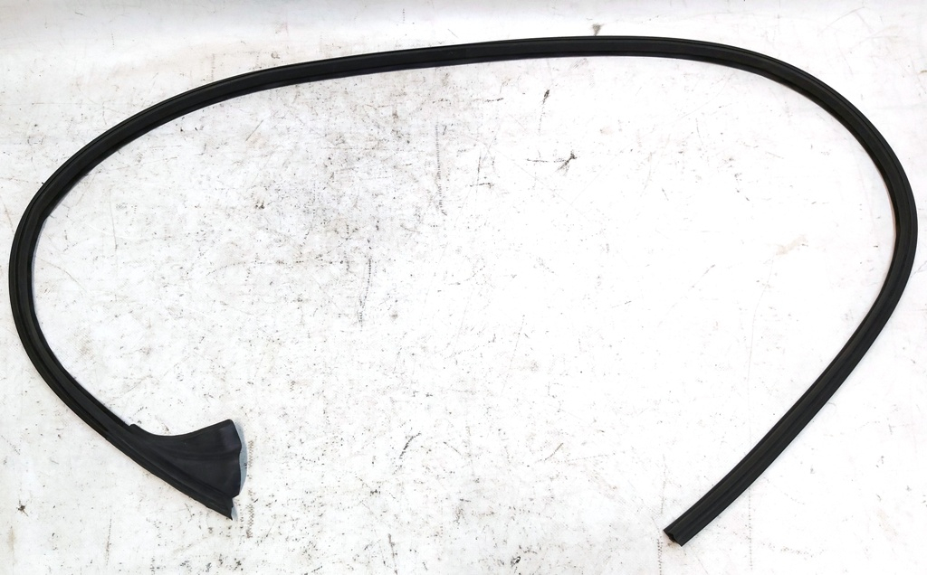 Joint de moulure de porte supérieure gauche Tesla modèle Y
1497677-00-B