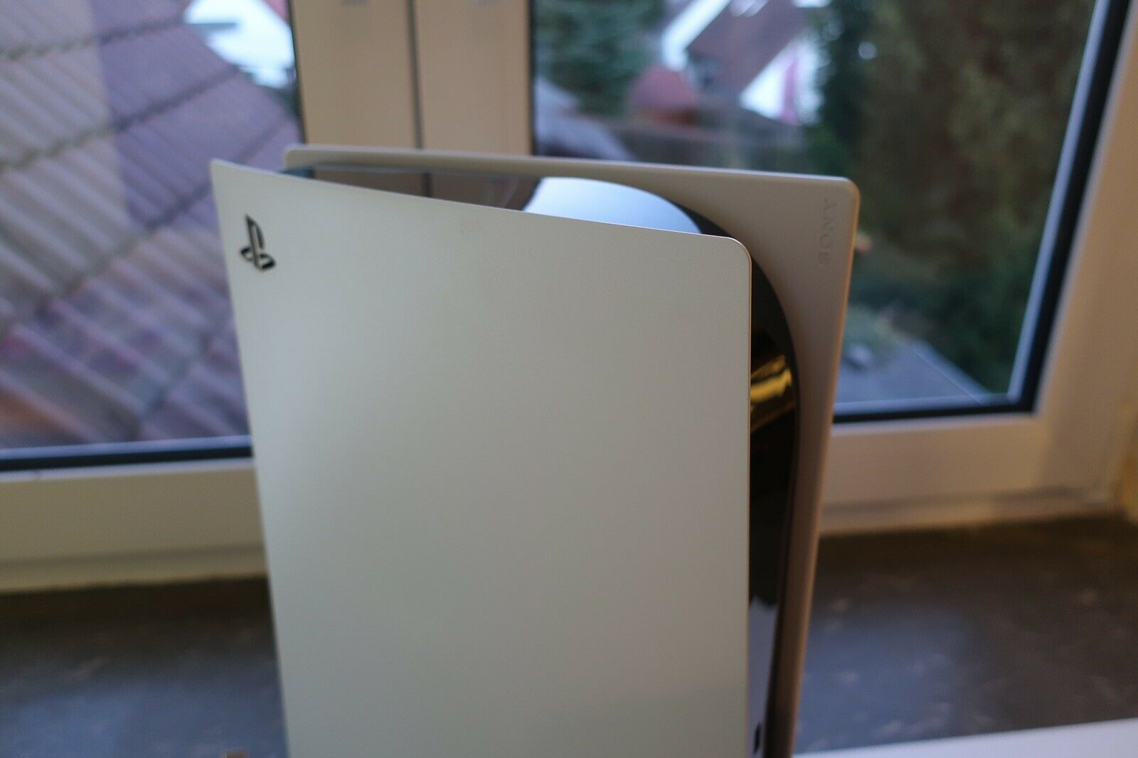 Console Playstation 5 Standard comme neuve - Miniature 2