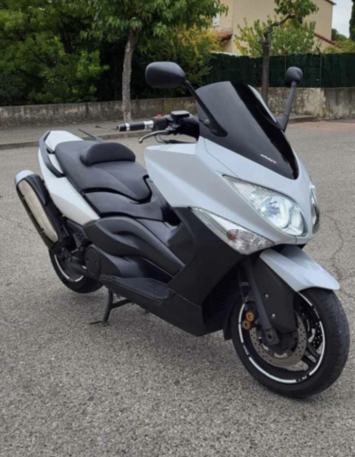 T-max neuf en bonne état