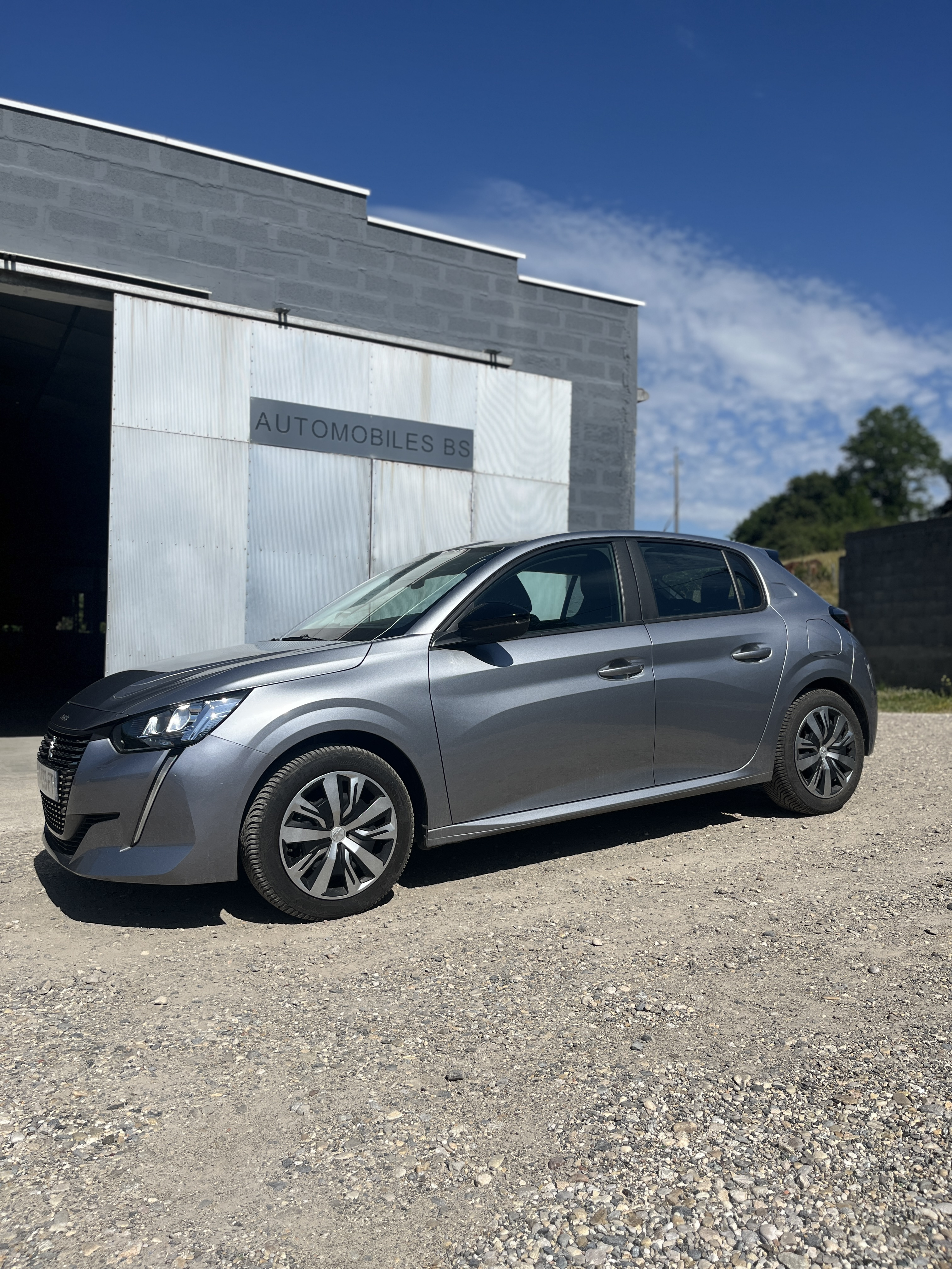 Peugeot 208 1.5 BlueHDi 100 en bon état - Miniature 7