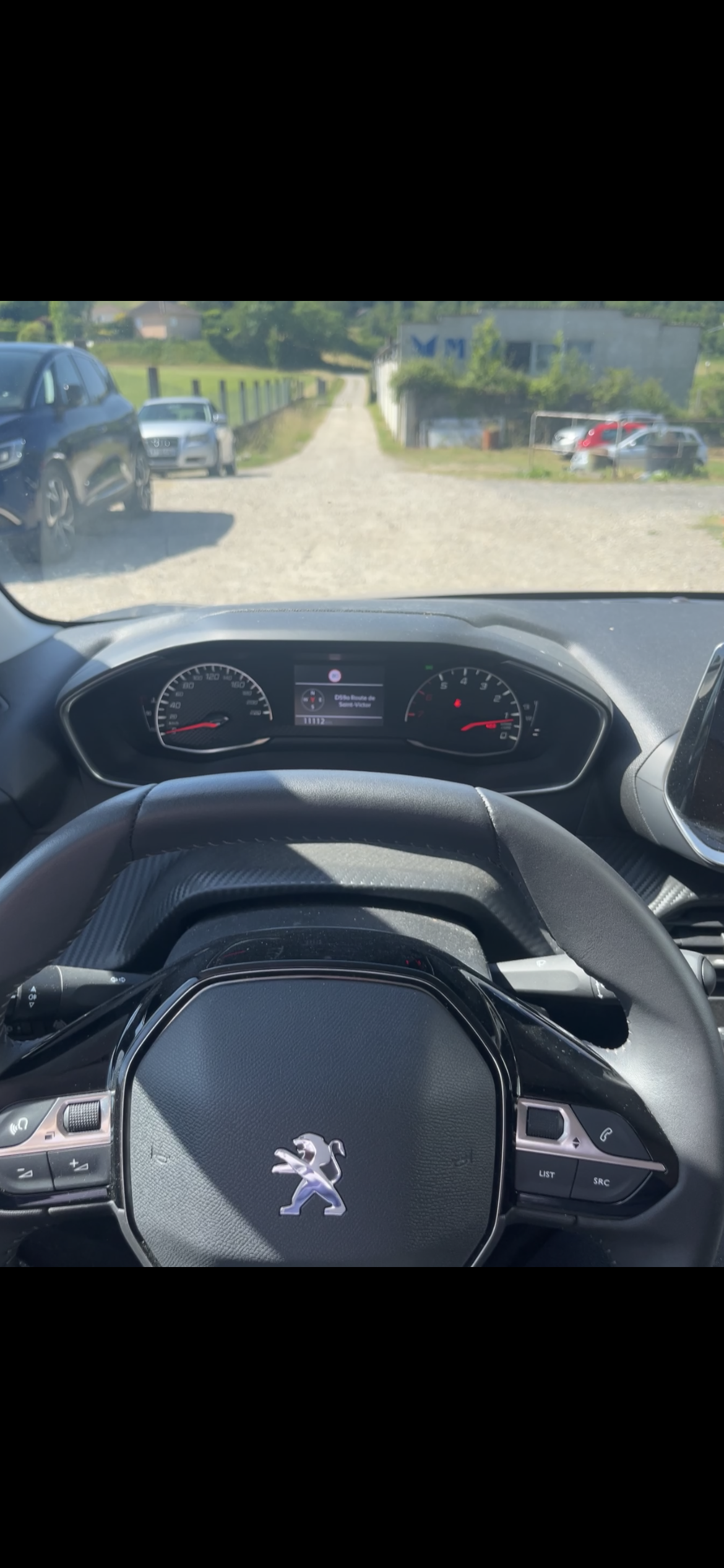 Peugeot 208 1.5 BlueHDi 100 en bon état - Miniature 5