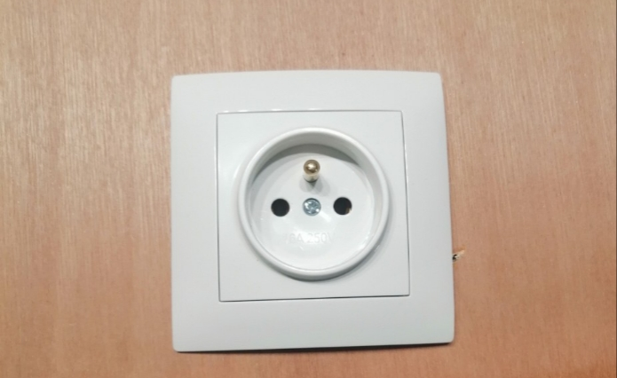 Lots de prise et interrupteurs va et vient simples et doubles - Miniature 4