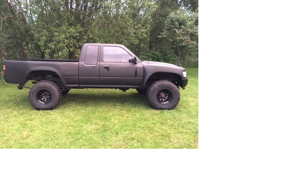 Toyota Hilux Supra Couleur: Noir mat