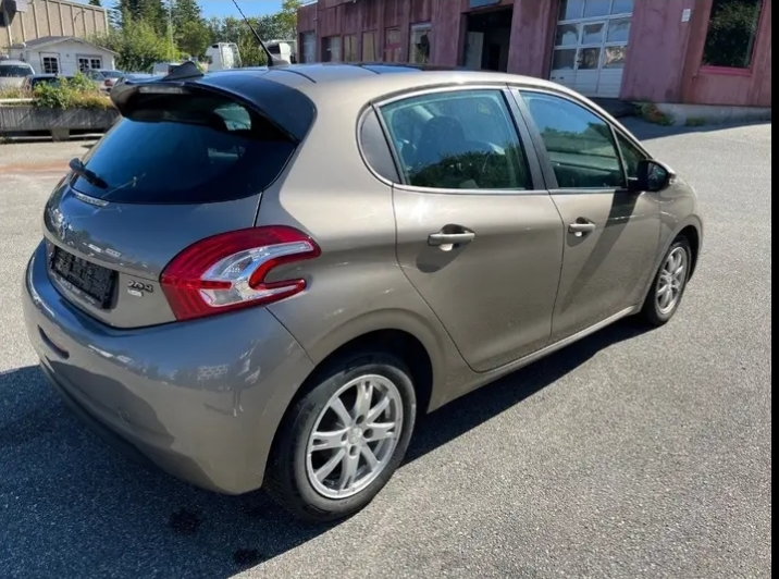 Peugeot 208