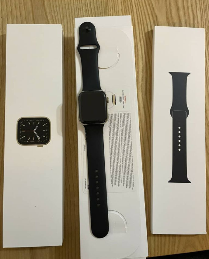Apple Watch Series 6 44 mm Or LTE + GPS Cellulaire Or Acier Inoxydable Saphirs Inoxydable