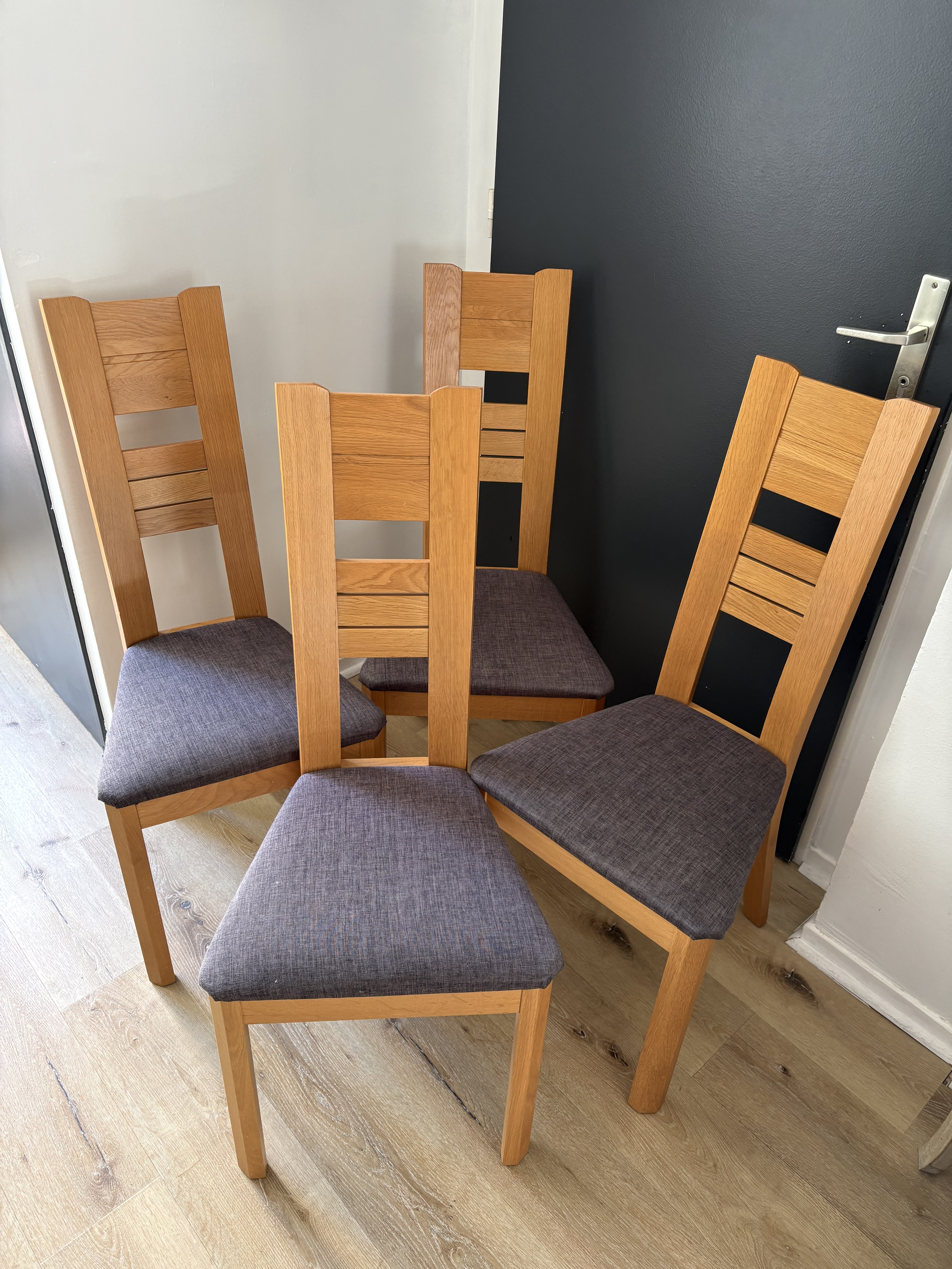 4 chaises en chêne et tissu