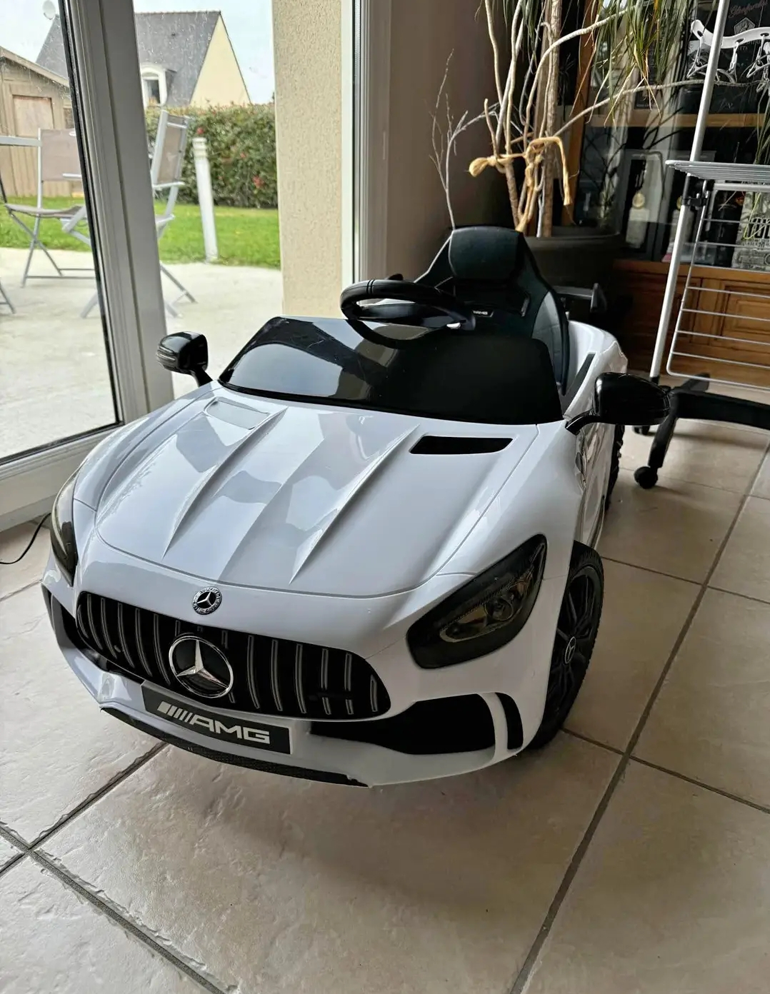 Mercedes a vendre en bonne état pour les enfants de 1 ans a 4 ans - Photo 1